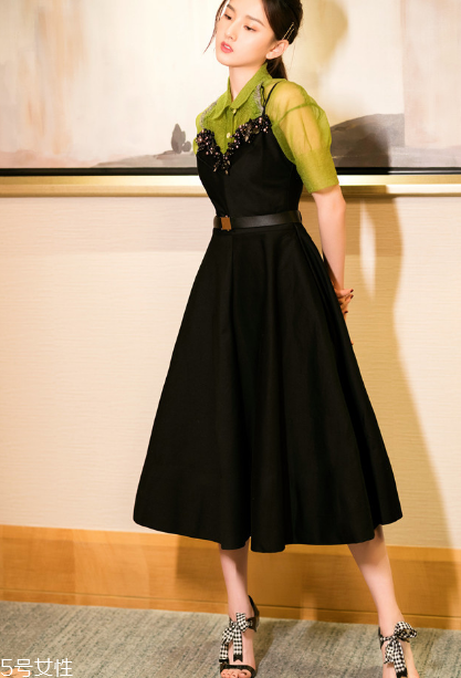 連衣裙里面怎么搭配？堪稱遮肉神器