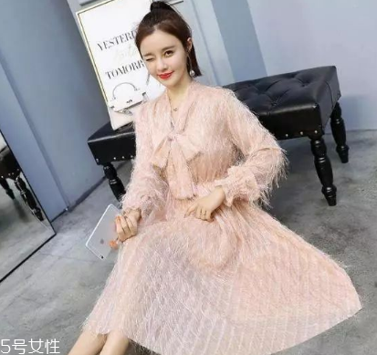 連衣裙里面怎么搭配？堪稱遮肉神器