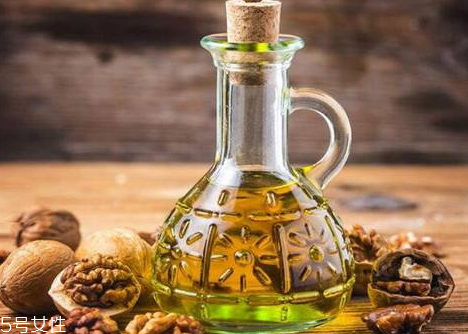 核桃油多少錢一斤 品質(zhì)決定價(jià)格 核桃油多少錢一斤 品質(zhì)決定價(jià)格