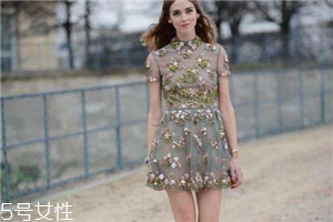 雪紡裙怎么搭配？帶你走進明媚的季節(jié)