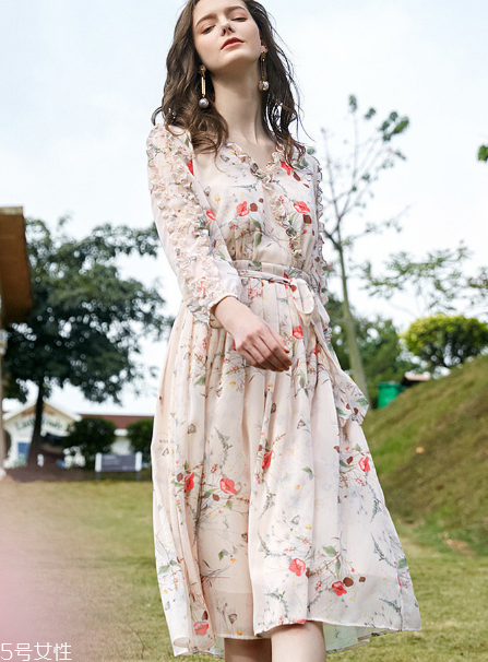 梨形身材穿什么衣服好看？這三款幫你找到自信