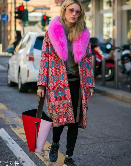 紅色包包什么款式好看？18年這三款包必火