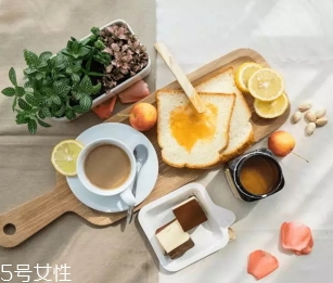 沃森麥盧卡蜂蜜怎么吃？watsonson麥盧卡蜂蜜這樣服用