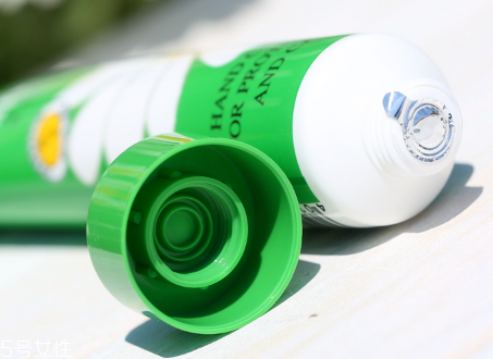 小甘菊護手霜有兩種嗎 德國小甘菊護手霜的價格 小甘菊護手霜有兩種嗎 德國小甘菊護手霜的價格