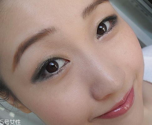 赫蓮娜睫毛膏怎么樣 關于睫毛的小常識