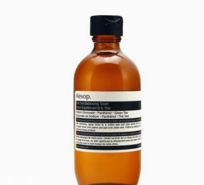 精華水和純露哪個(gè)好 兩種精華優(yōu)劣勢(shì)比拼 精華水和純露哪個(gè)好 兩種精華優(yōu)劣勢(shì)比拼