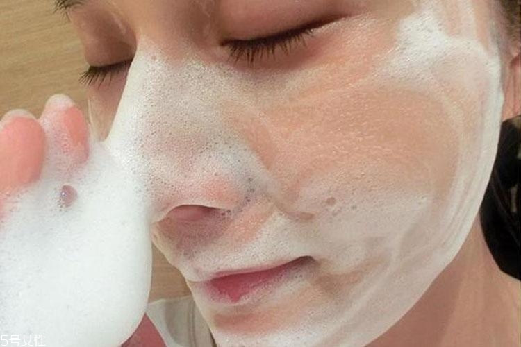 淡斑比較好的護(hù)膚品 強(qiáng)效淡斑少走彎路 淡斑比較好的護(hù)膚品 強(qiáng)效淡斑少走彎路
