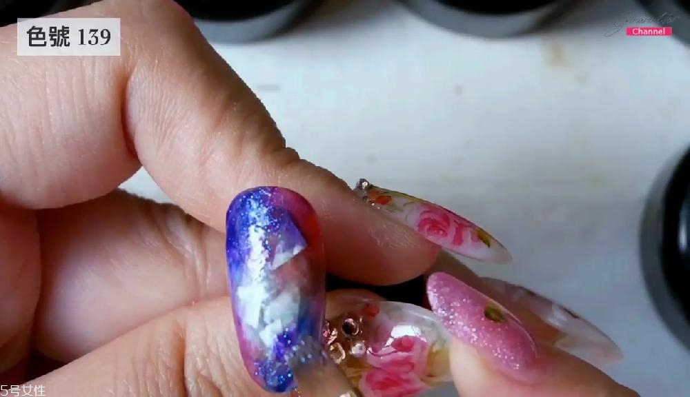 創(chuàng)意星空美甲圖片教程2018 創(chuàng)意星空美甲圖片教程2018