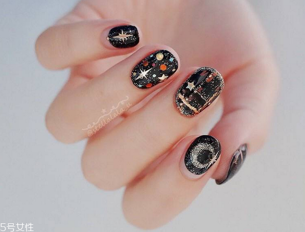 創(chuàng)意星空美甲圖片教程2018 創(chuàng)意星空美甲圖片教程2018