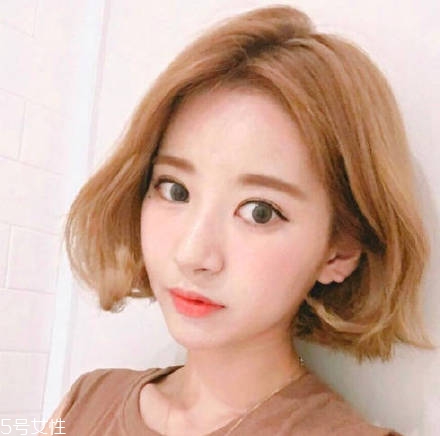 內(nèi)扣短發(fā)適合什么臉型 根據(jù)臉型選發(fā)型很重要 內(nèi)扣短發(fā)適合什么臉型 根據(jù)臉型選發(fā)型很重要