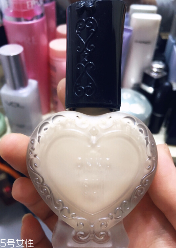 安娜蘇粉底液搓泥嗎 干皮卡粉搓泥大救星 安娜蘇粉底液搓泥嗎 干皮卡粉搓泥大救星