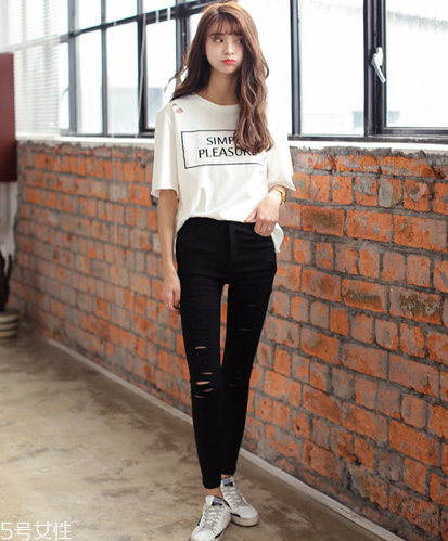 t恤下擺太長(zhǎng)怎么辦？t恤下擺改短的方法