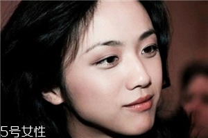 平眉和一字眉的區(qū)別 平眉不適合的臉型 平眉和一字眉的區(qū)別 平眉不適合的臉型