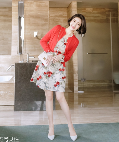 印花連衣裙配什么鞋子？印花連衣裙搭配鞋子圖片