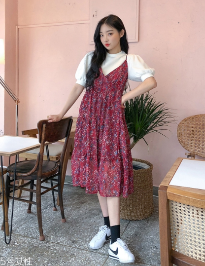 印花連衣裙配什么鞋子？印花連衣裙搭配鞋子圖片