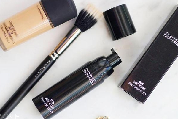 通勤妝怎么化妝自然 底妝這樣化升好感 通勤妝怎么化妝自然 底妝這樣化升好感