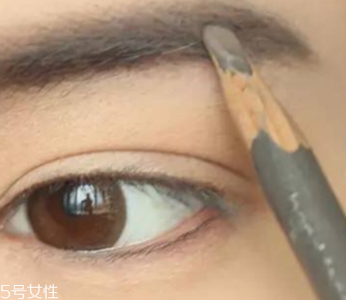 男生簡(jiǎn)單裸妝化妝步驟 男生心機(jī)裸妝教程 男生簡(jiǎn)單裸妝化妝步驟 男生心機(jī)裸妝教程