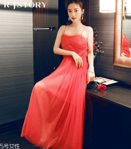 2022流行什么顏色連衣裙？今年最火的連衣裙顏色推薦