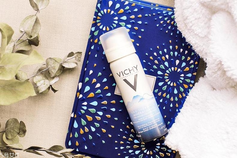 通勤妝怎么化妝自然 底妝這樣化升好感 通勤妝怎么化妝自然 底妝這樣化升好感