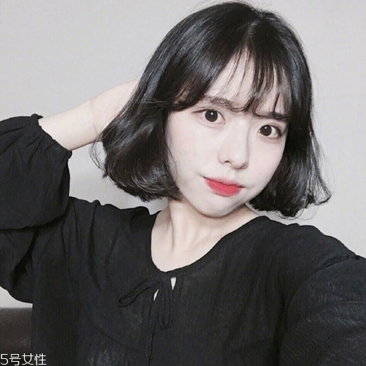 內(nèi)扣短發(fā)適合什么臉型 根據(jù)臉型選發(fā)型很重要 內(nèi)扣短發(fā)適合什么臉型 根據(jù)臉型選發(fā)型很重要