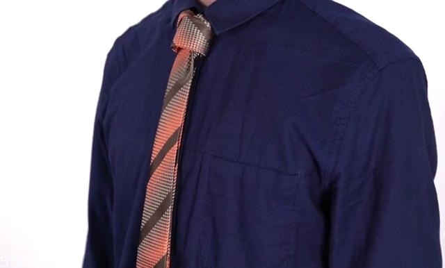 最簡單的領(lǐng)帶打法圖解 快捷打領(lǐng)帶的方法 最簡單的領(lǐng)帶打法圖解 快捷打領(lǐng)帶的方法