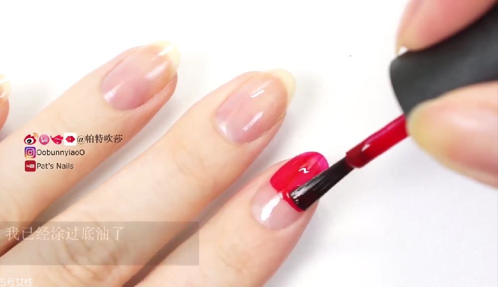 千鳥格美甲圖片畫法 美甲千鳥格畫法步驟 千鳥格美甲圖片畫法 美甲千鳥格畫法步驟