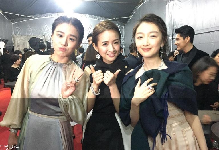 耳墜發(fā)發(fā)型是什么樣的 耳墜發(fā)可以這樣百變 耳墜發(fā)發(fā)型是什么樣的 耳墜發(fā)可以這樣百變