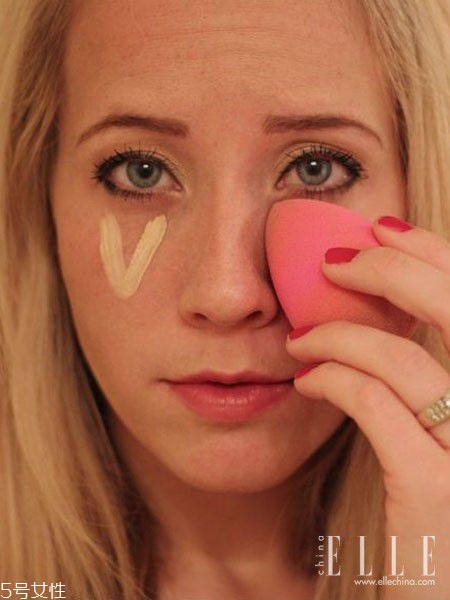 黑眼圈怎么遮暇 3種遮黑眼圈的化妝技巧 黑眼圈怎么遮暇 3種遮黑眼圈的化妝技巧