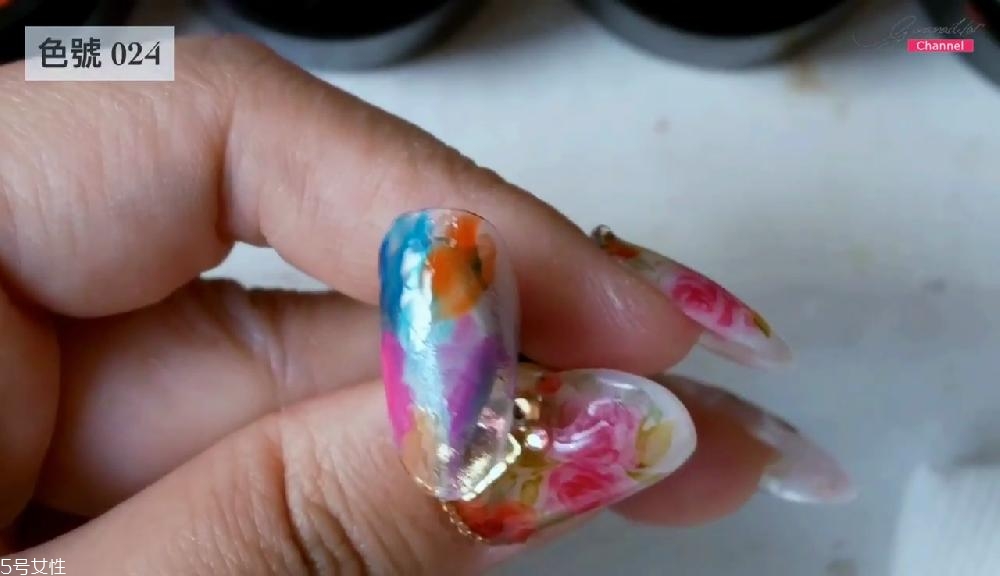 創(chuàng)意星空美甲圖片教程2018 創(chuàng)意星空美甲圖片教程2018