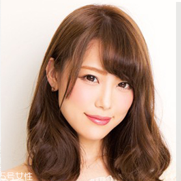 不長(zhǎng)不短的頭發(fā)做什么發(fā)型好看 不長(zhǎng)不短的發(fā)型 不長(zhǎng)不短的頭發(fā)做什么發(fā)型好看 不長(zhǎng)不短的發(fā)型