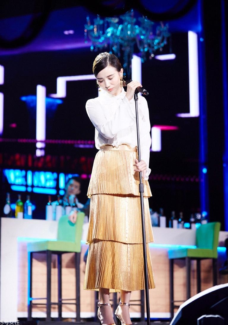 耳墜發(fā)發(fā)型是什么樣的 耳墜發(fā)可以這樣百變 耳墜發(fā)發(fā)型是什么樣的 耳墜發(fā)可以這樣百變