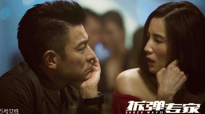 耳墜發(fā)發(fā)型是什么樣的 耳墜發(fā)可以這樣百變 耳墜發(fā)發(fā)型是什么樣的 耳墜發(fā)可以這樣百變