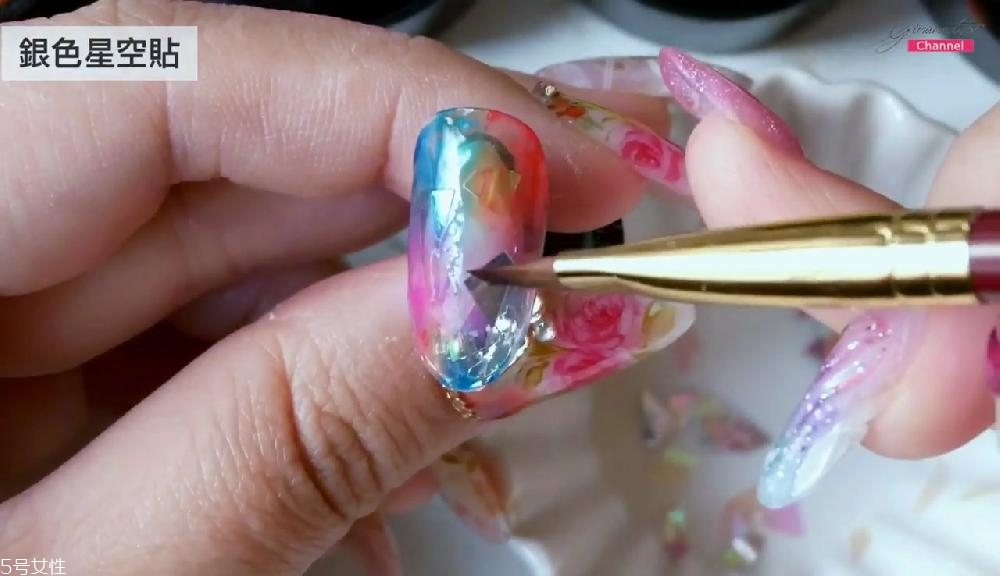 創(chuàng)意星空美甲圖片教程2018 創(chuàng)意星空美甲圖片教程2018