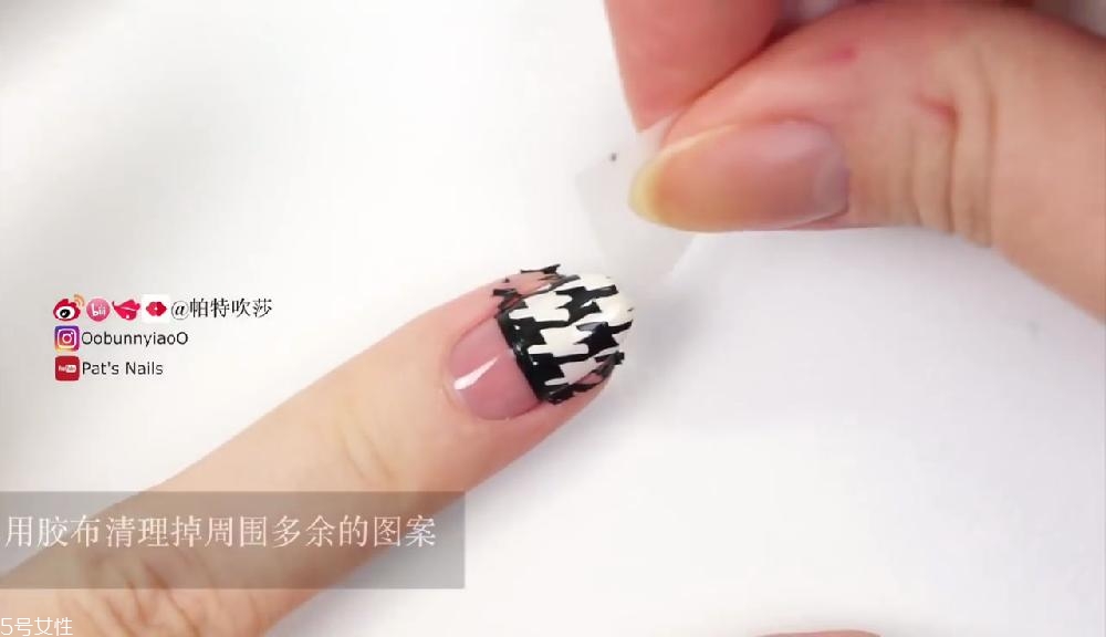 千鳥格美甲圖片畫法 美甲千鳥格畫法步驟 千鳥格美甲圖片畫法 美甲千鳥格畫法步驟