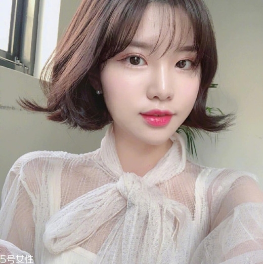 內(nèi)扣短發(fā)適合什么臉型 根據(jù)臉型選發(fā)型很重要 內(nèi)扣短發(fā)適合什么臉型 根據(jù)臉型選發(fā)型很重要