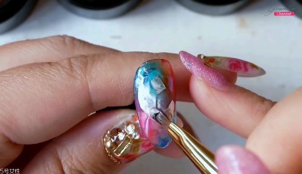 創(chuàng)意星空美甲圖片教程2018 創(chuàng)意星空美甲圖片教程2018