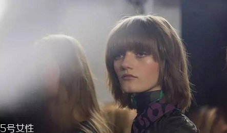 二次元?jiǎng)⒑_m合什么臉型 二次元?jiǎng)⒑_@樣剪 二次元?jiǎng)⒑_m合什么臉型 二次元?jiǎng)⒑_@樣剪