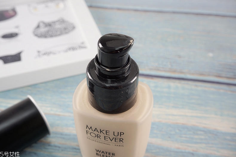 用水粉霜還用遮瑕嗎 臉部底妝的涂抹順序 用水粉霜還用遮瑕嗎 臉部底妝的涂抹順序