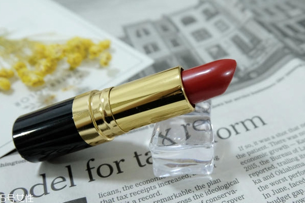 露華濃730是什么顏色 露華濃口紅730是正紅嗎 露華濃730是什么顏色 露華濃口紅730是正紅嗎