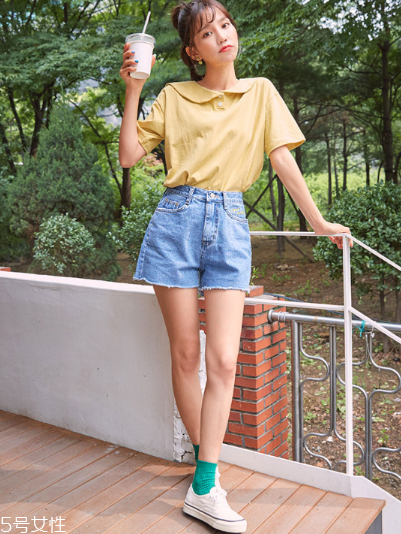 小白鞋適合跑步嗎？這幾類小白鞋不適合跑步