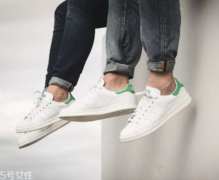 小白鞋可以用84洗嗎？慎用84洗小白鞋