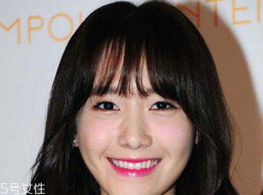 玫紅色口紅適合什么妝 玫紅色口紅的整體妝容 玫紅色口紅適合什么妝 玫紅色口紅的整體妝容