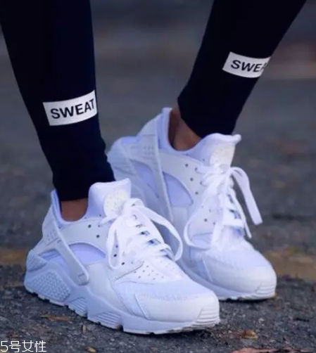 小白鞋買小了怎么辦？小白鞋太小這樣做