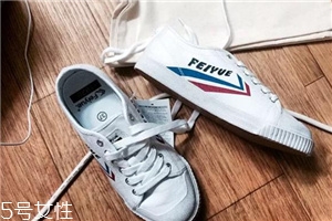 小白鞋買小了怎么辦？小白鞋太小這樣做