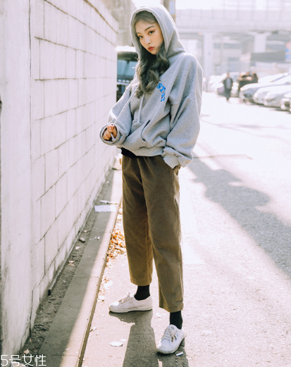 小白鞋開膠了怎么辦？一招拯救開膠小白鞋