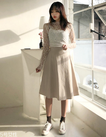 小白鞋被踩了怎么辦？教你拯救小白鞋上的腳印