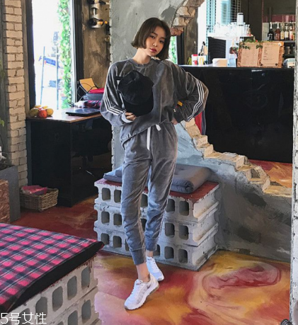 小白鞋脫皮了怎么修復(fù)？小白鞋脫皮修復(fù)技巧