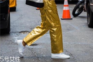 小白鞋脫皮了怎么修復(fù)？小白鞋脫皮修復(fù)技巧