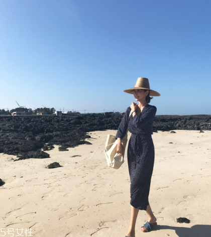 波點連衣裙怎么搭配？波點連衣裙搭配方案推薦