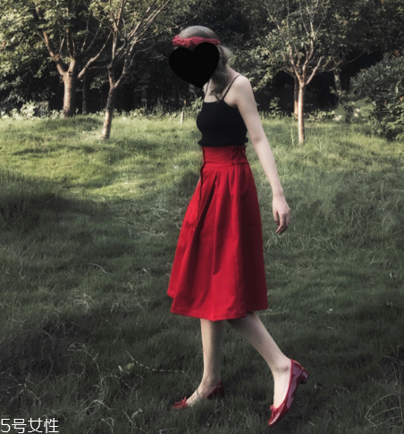 腿粗屁股大穿什么衣服？腿粗屁股大穿搭技巧